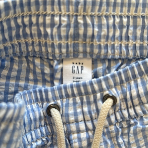 2 Pair of Gap 2T Shorts - Picture 3 of 3